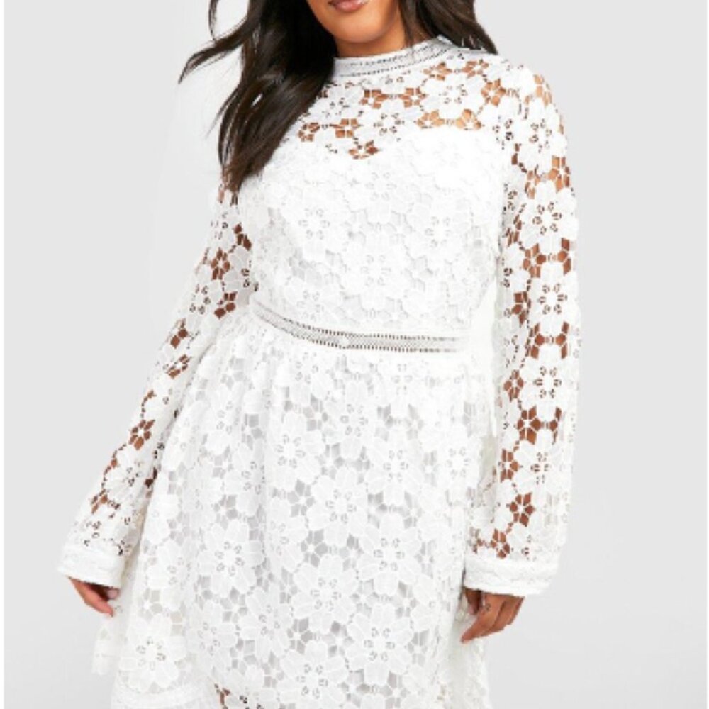 Size 14  Premium Guipure Lace Skater Dress (white)